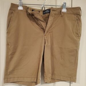 Hollister Men’s Tan Flat Front Chino Shorts